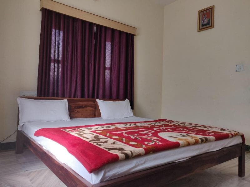 Hotel Leela Nikunj 5