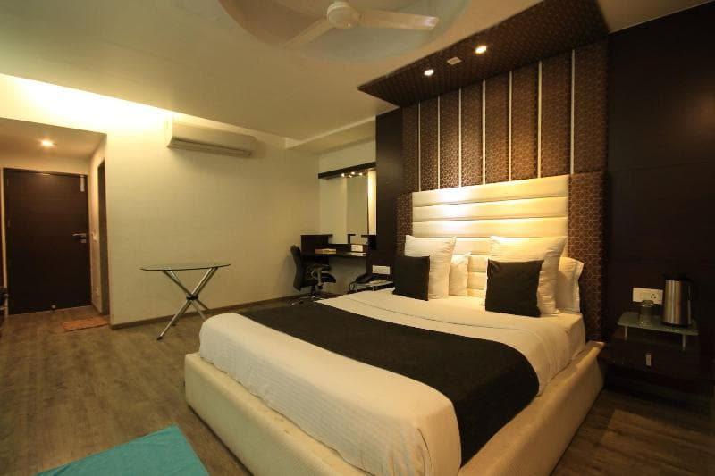 Capital O 891 Hotel Kadamb Inn photo 1