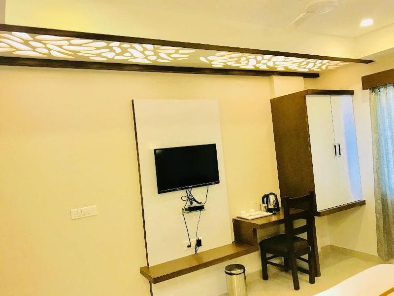 Regalia Inn & Suites 3