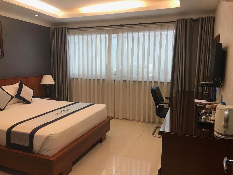 Opera Hotel 5