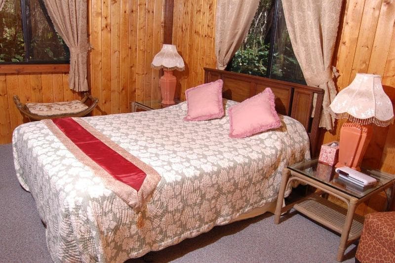 Lava Lodge At Hale Kilauea 3