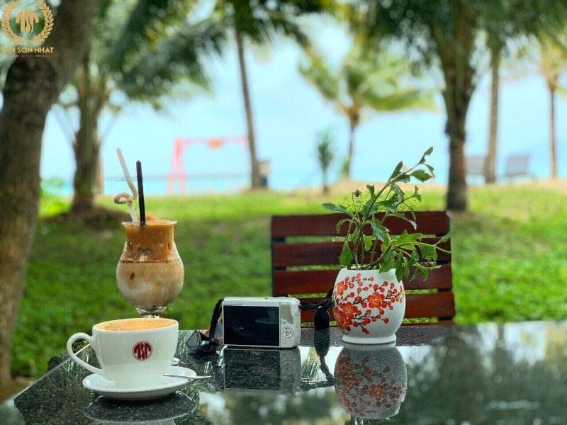 Tan Son Nhat Con Dao Resort main