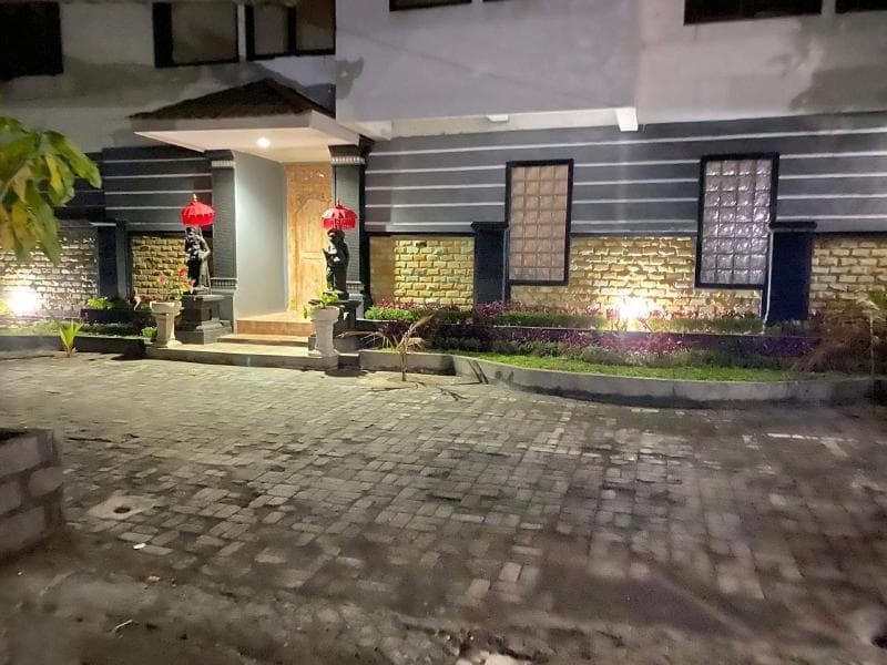 Arta Garden Guest House & Hostel 5
