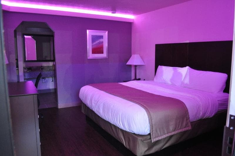 Trinity Suites Downtown Dallas 4