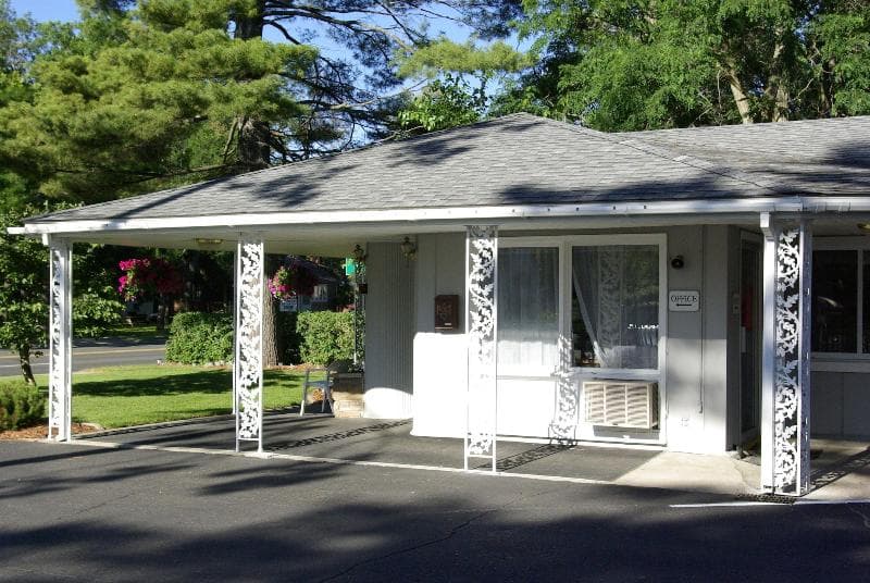 Grand Traverse Motel 4