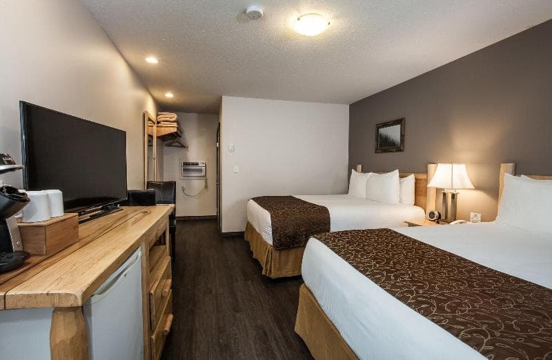Swiss Chalet Motel 5
