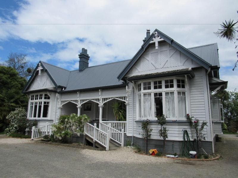 White Elephant Backpackers And Lodge 4