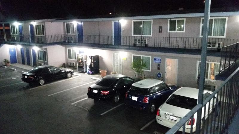 Del Aire Inn 2