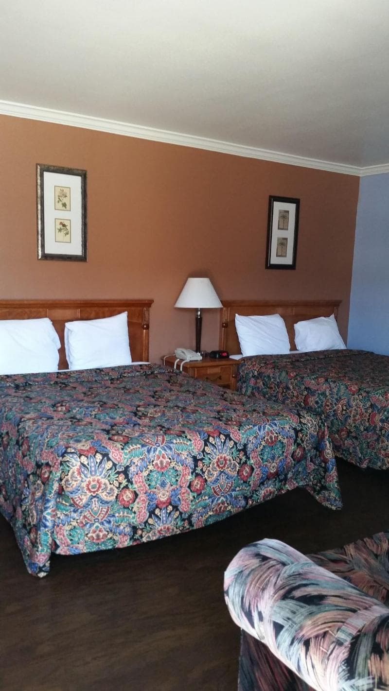 Del Aire Inn 5