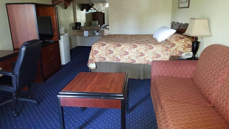 Smokey Point Motor Inn 3