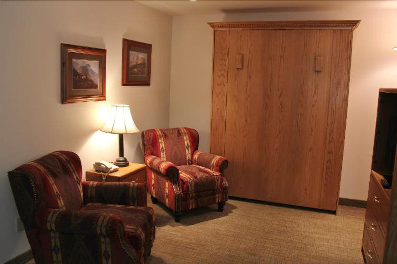 Homestead Inn & Suites Hardin 4