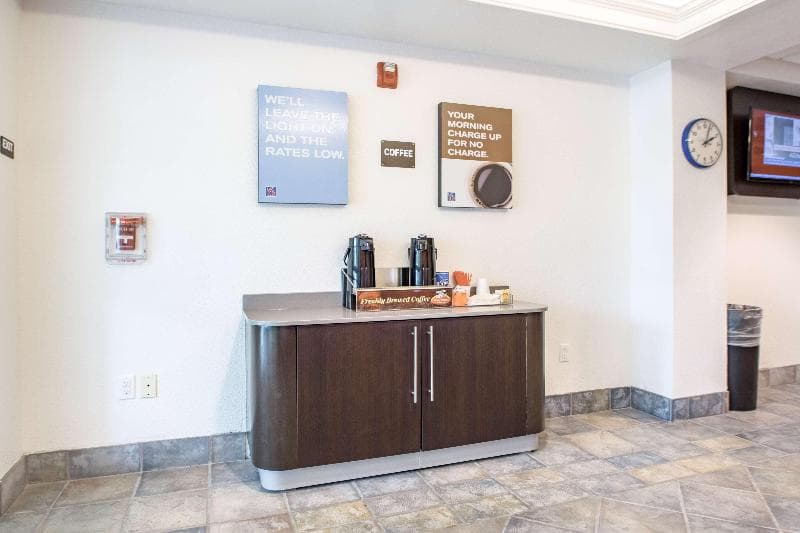 Motel 6 Portland North 4
