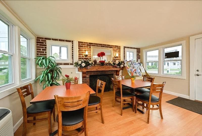 Howard Johnson By Wyndham West Yarmouth/Cape Cod photo 1