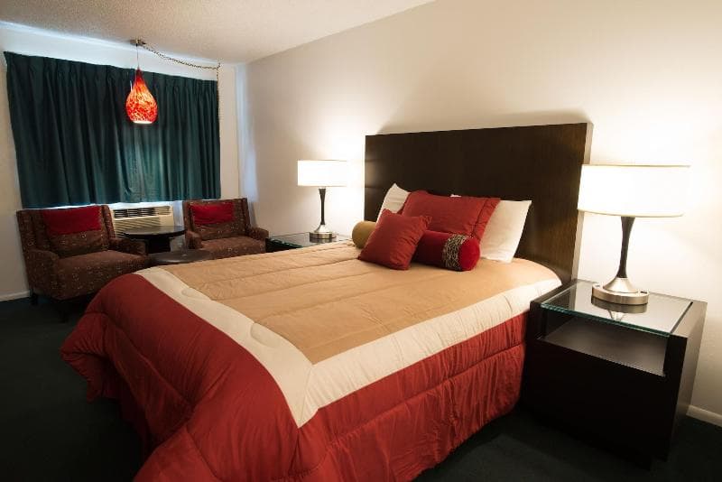 Cougar Land Motel 5