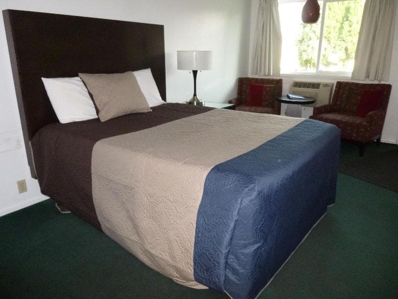 Cougar Land Motel 3