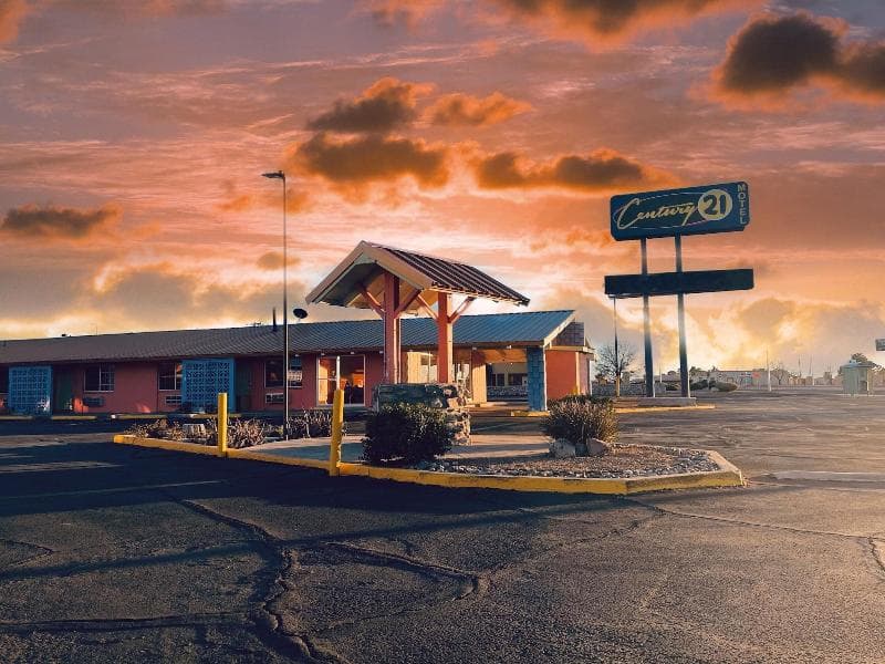 Century 21 Motel 5