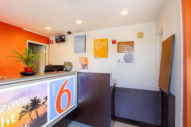Motel 6 3
