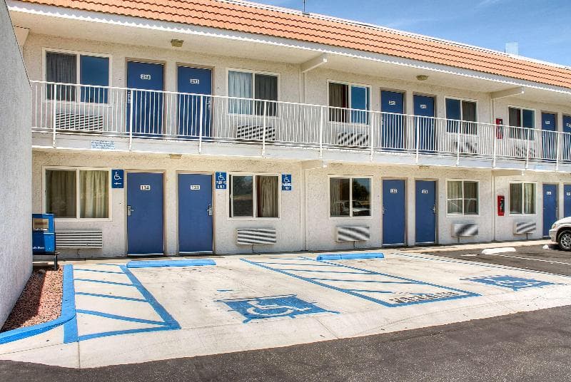 Motel 6 Lancaster 3
