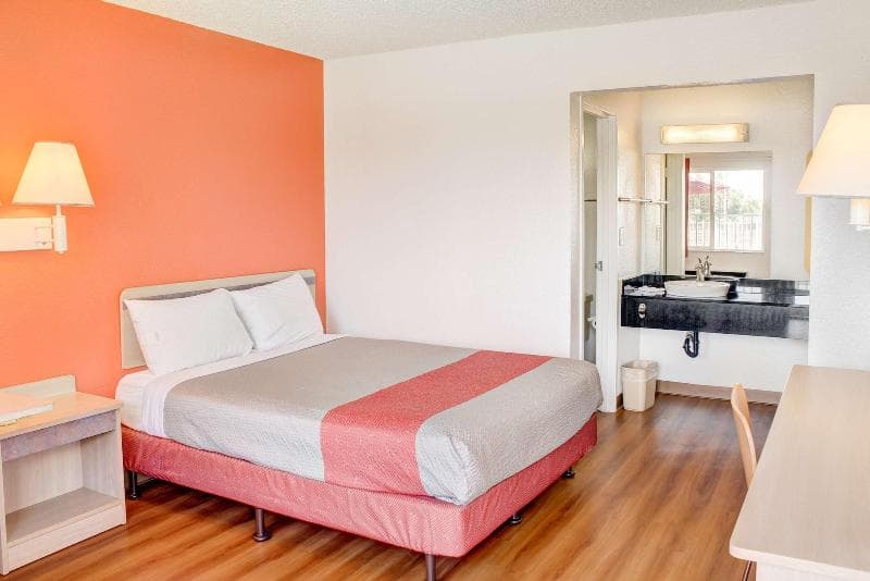 Motel 6 Lancaster photo 1