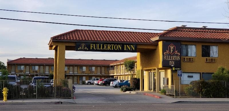 Fullerton Inn 4