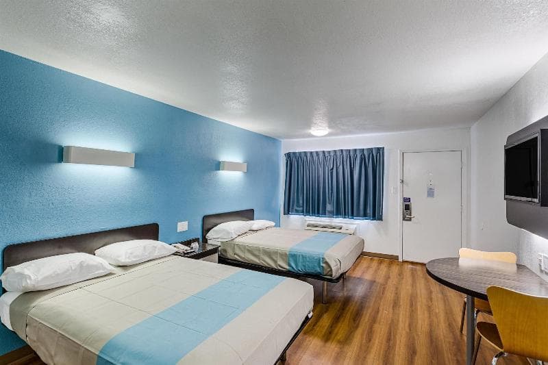 Motel 6 Ft Worth Convention Center 5