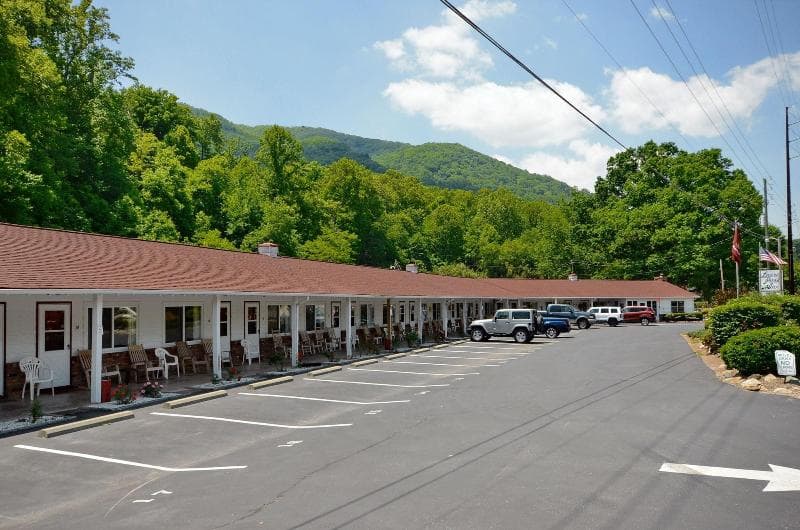 Laurel Park Inn 5