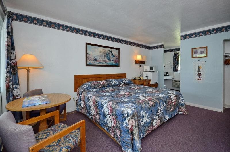 Laurel Park Inn main