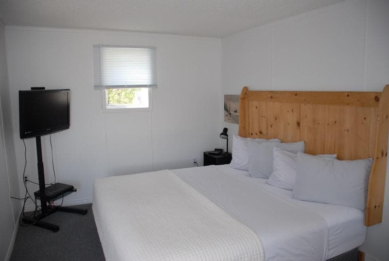 Harbourview Motel & Accommodations 3