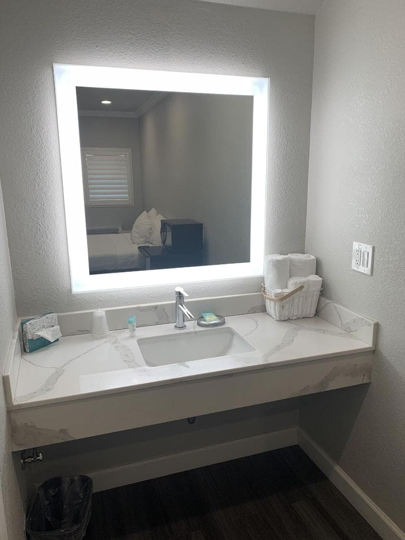 Elmwood Motel photo 1