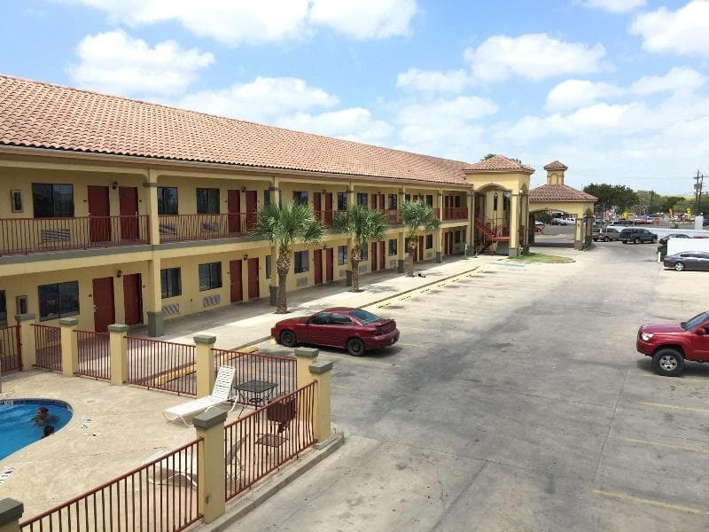 Boca Chica Inn & Suites 3