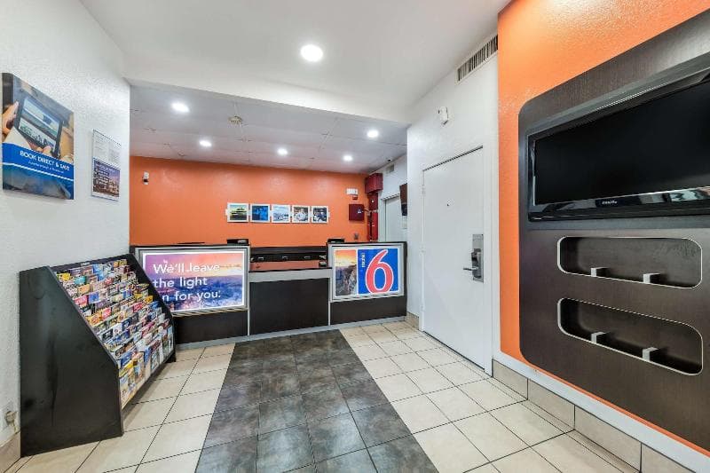 Motel 6 Dallas - Plano Northeast 3