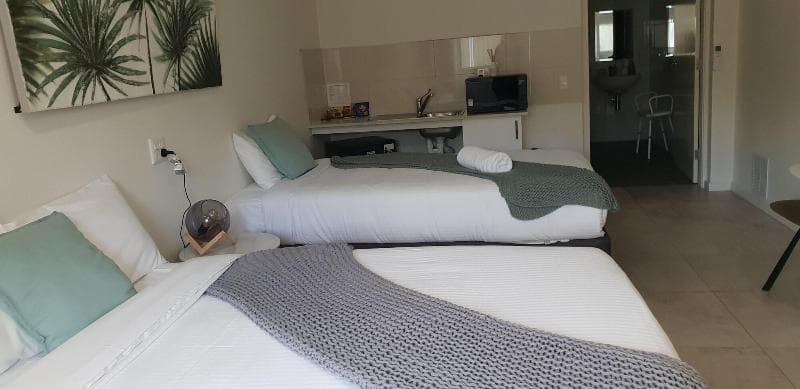 Carlton Suites 4