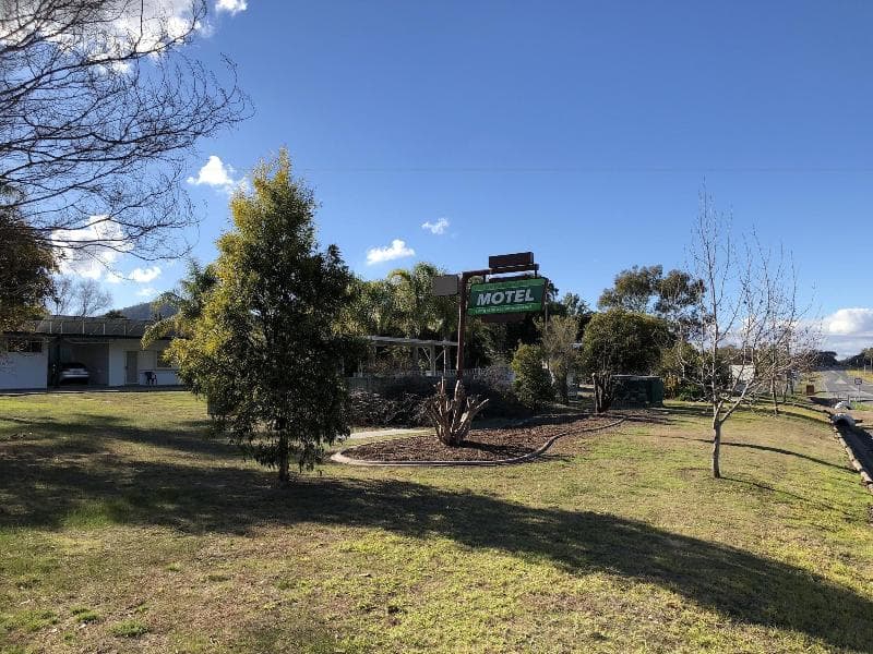 Green Door Motel 3