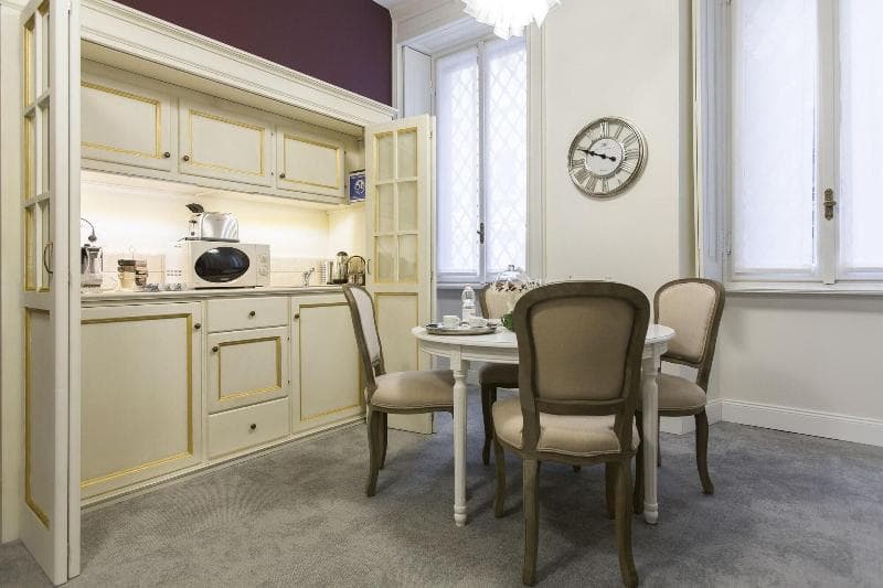 Household - Settembrini 17 5