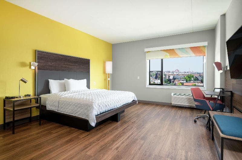Tru by Hilton Baltimore Harbor East 4