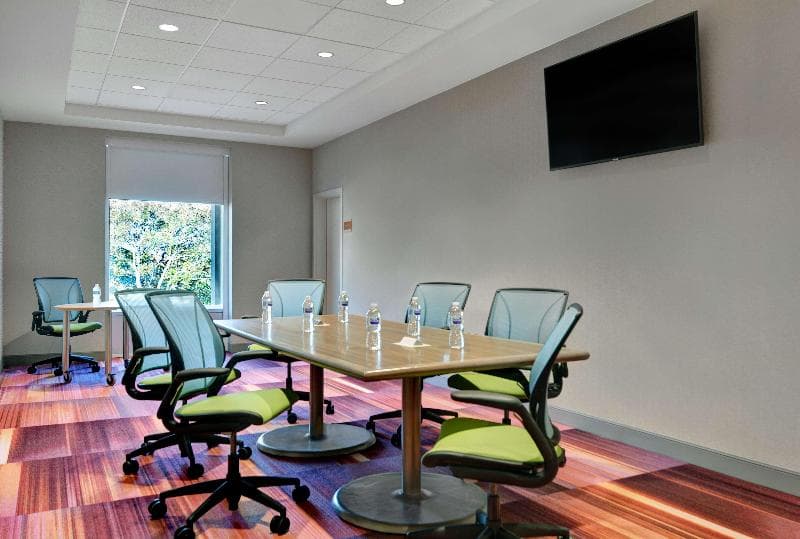 Home2 Suites by Hilton Largo photo 1