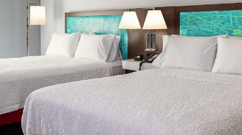 Hampton Inn Glendale Milwaukee 5
