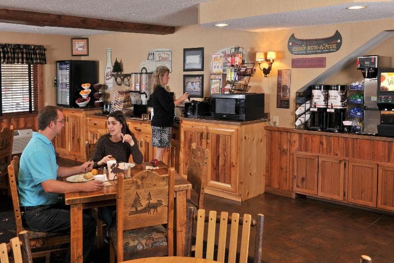 Stoney Creek Inn-Quincy 3