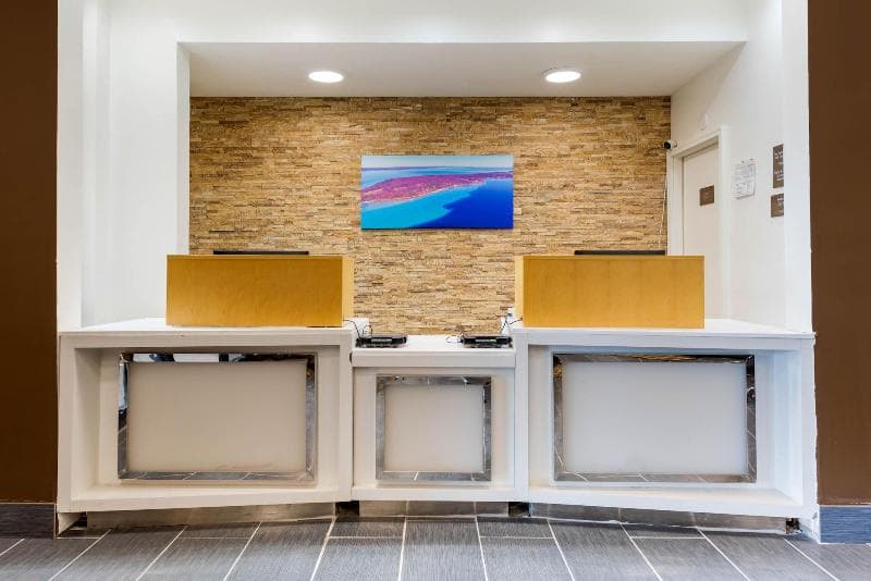 Comfort Inn & Suites 5