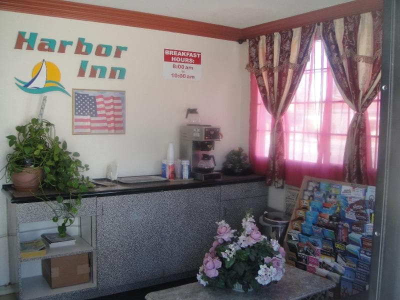 Harbor Inn photo 1