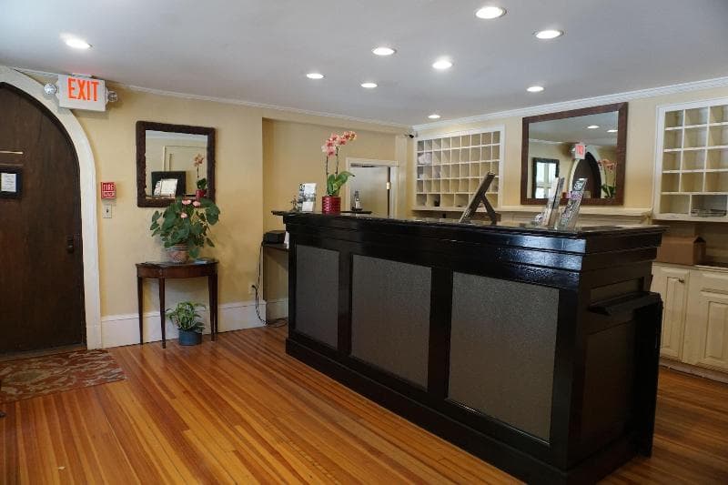 Seven Hills Inn 5