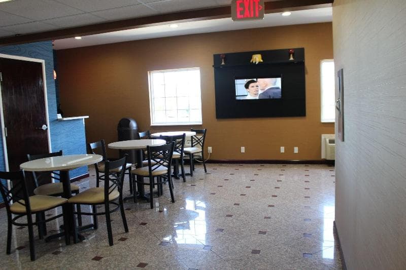 Magnolia Inn & Suites main