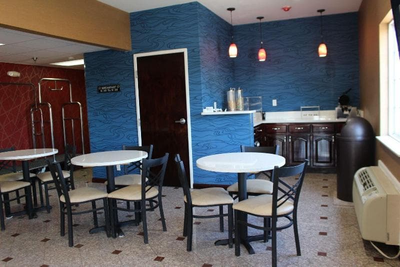 Magnolia Inn & Suites 5