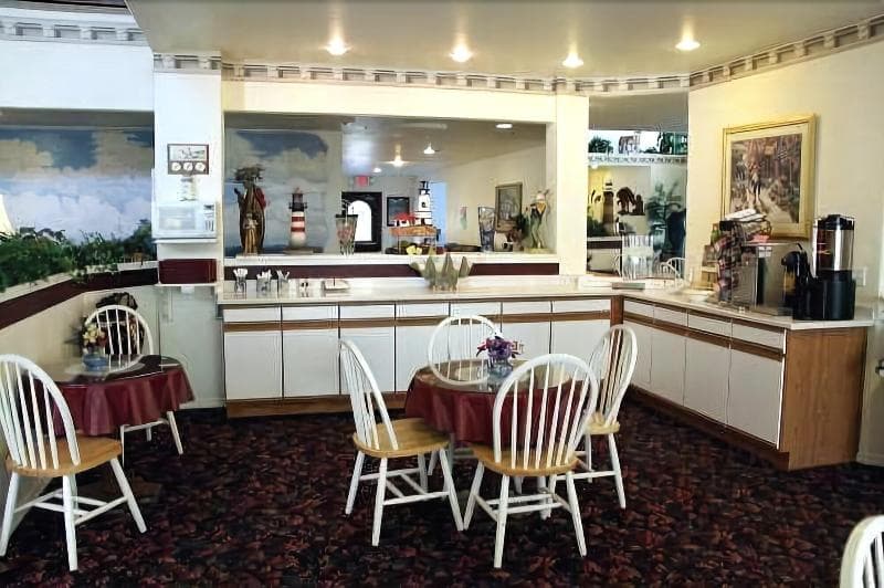 Lighthouse Inn 3