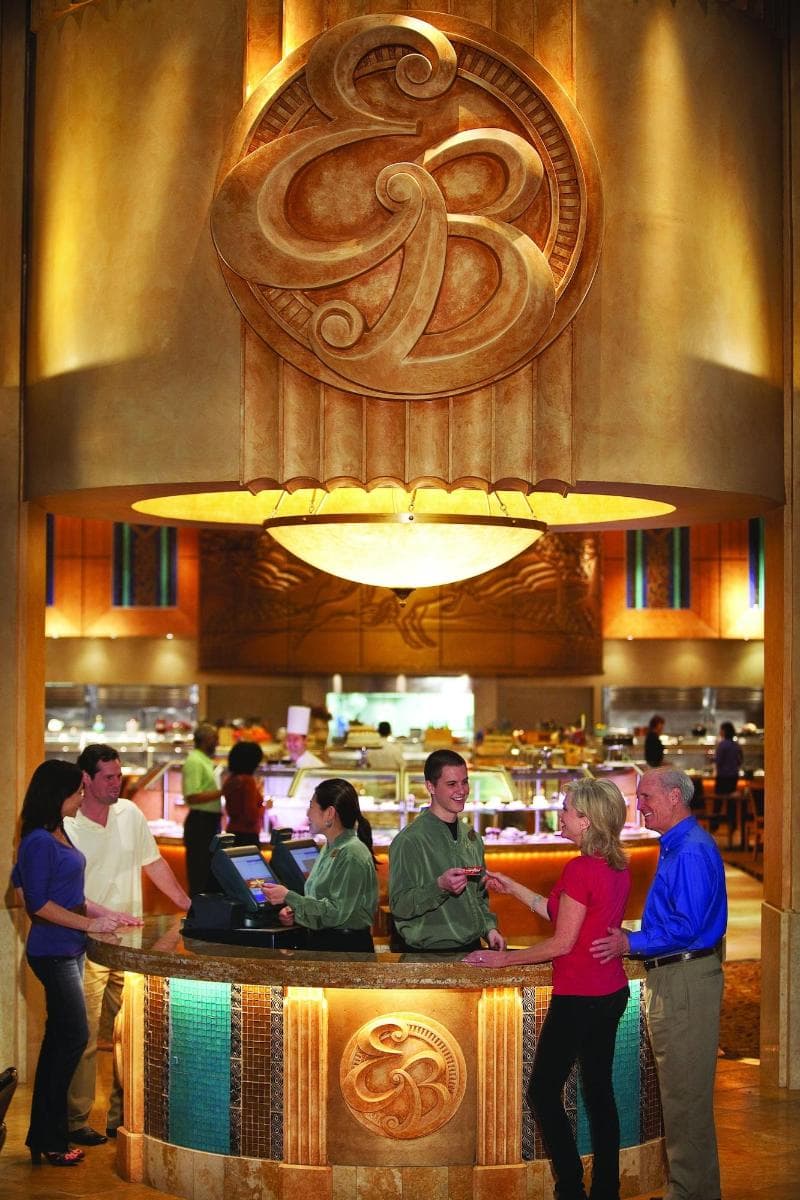 Hollywood Casino & Hotel 4