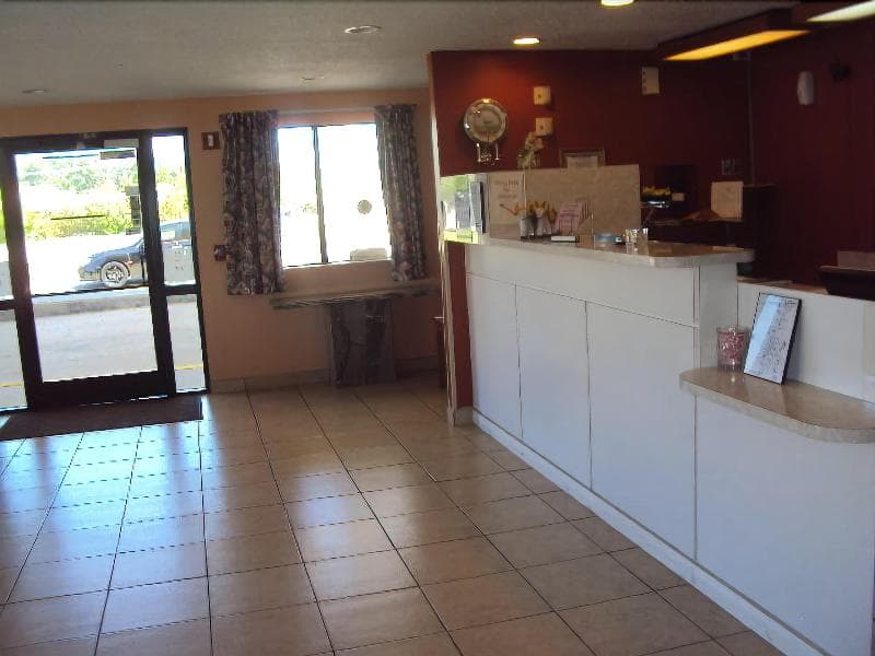 Texas Inn & Suites 4