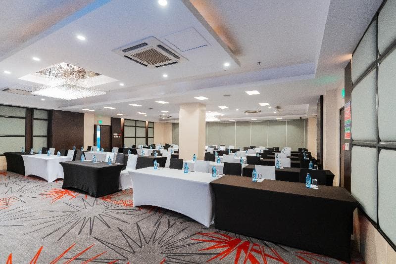 Acacia Premier Hotel photo 1