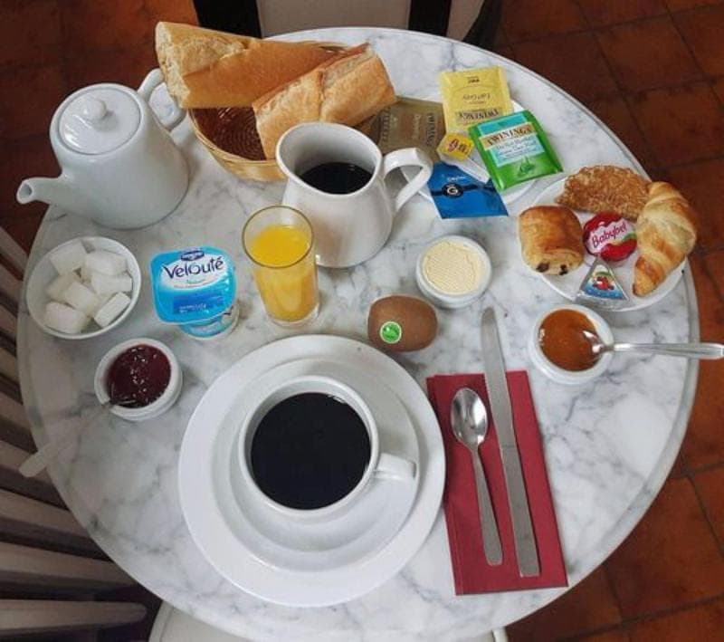 Hotel Victor Hugo main
