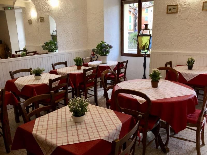 Auberge du Pont Vieux main