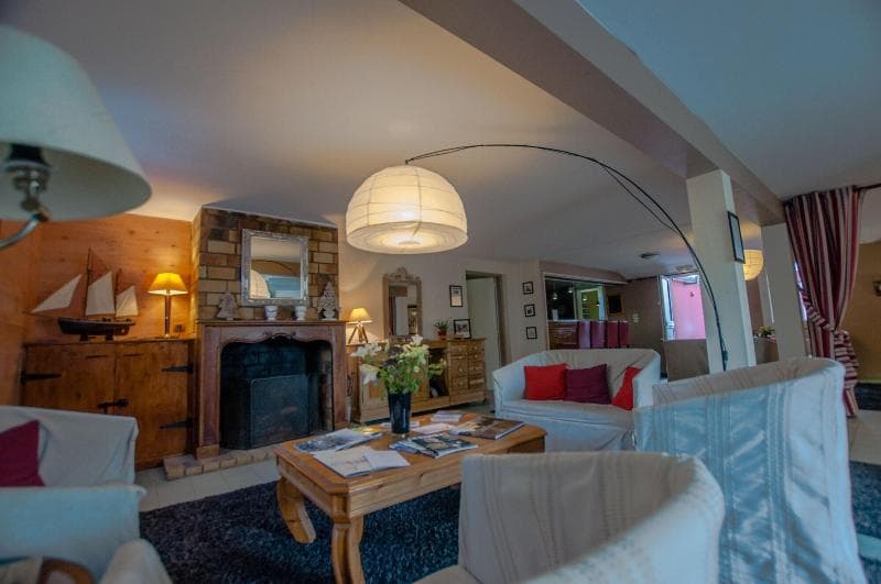 Le Clos Fleuri main